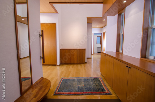 大家族にピッタリの広い玄関 Stock Photo Adobe Stock