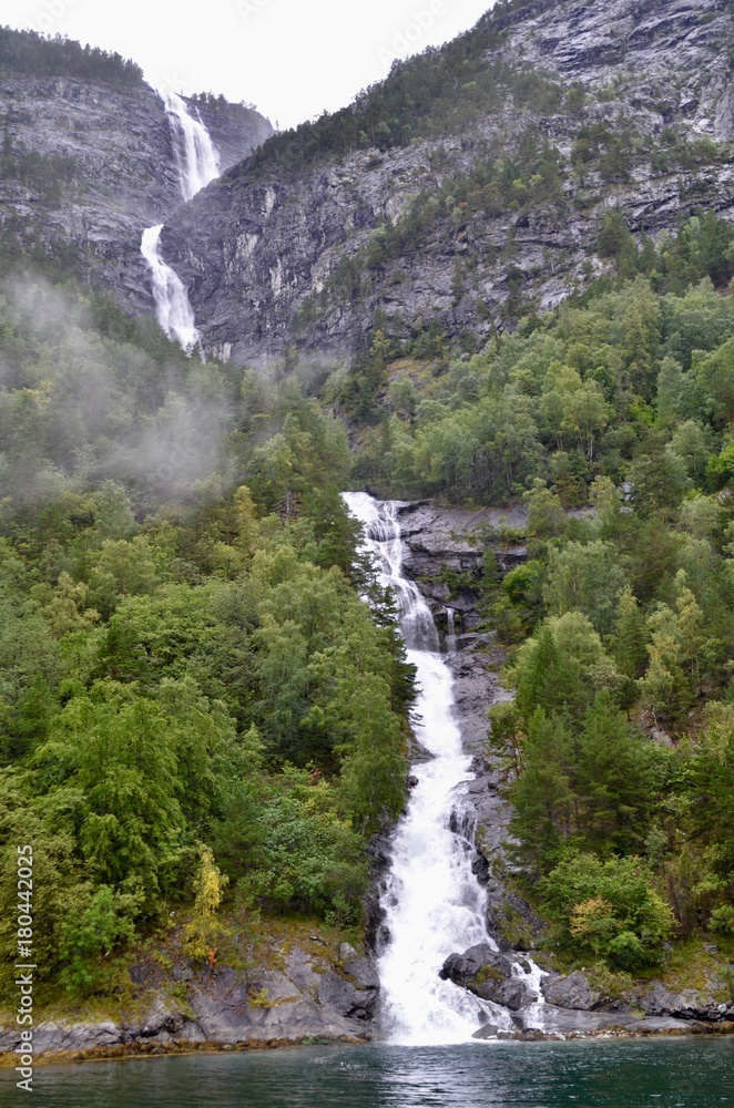 北欧 ノルウェー ソグネフィヨルド クルーズ 世界遺産 ネーロイフィヨルド 夏 Northern Europe Norway Sognefjord Cruise World Heritage Naeroyfjord Summer Do Sypialni Naklejki 北欧 ノルウェー ソグネフィヨルド クルーズ 世界遺産 ネーロイフィヨルド 夏 Northern Europe Norway Sognefjord Cruise World Heritage Naeroyfjord Summer Do Sypialni Naklejki