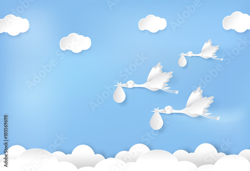 Plakaty Bocian   papierowa-sztuka-bociana-latajacego-z-dzieckiem-na-niebieskim-niebie-ilustracja-stylu-ciecia