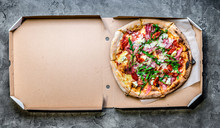 Pizza With Jamon In A Box