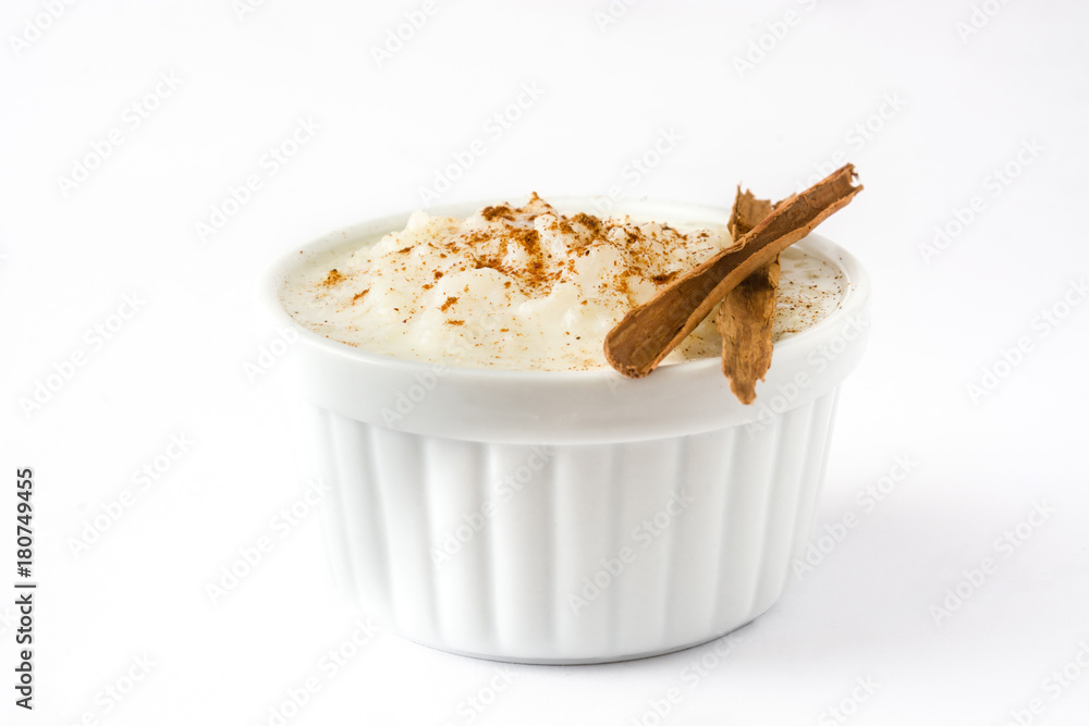 Obraz na płótnie Arroz con leche. Rice pudding with cinnamon isolated on white background w salonie