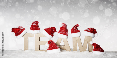 Team wünscht frohe weihnachten – kaufen Sie dieses Foto und finden Sie  ähnliche Bilder auf Adobe Stock | Adobe Stock