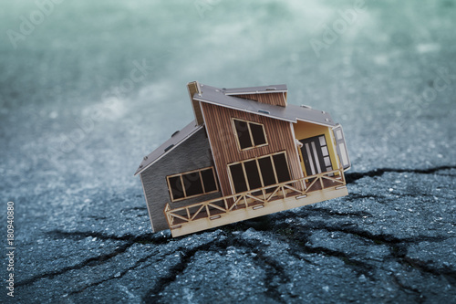 Cuadros en Lienzo Earthquake crisis house risk insurance concept