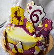 © Liubov - Торт на день рождение на белой скатерти/Birthday cake on a white tablecloth