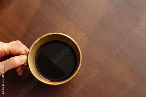 温かいコーヒーカップとそれを持つ手 Buy This Stock Photo And Explore Similar Images At Adobe Stock Adobe Stock 温かいコーヒーカップとそれを持つ手 Buy This Stock Photo And Explore Similar Images At Adobe Stock Adobe Stock