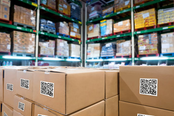 smart logistic industry 4.0 , qr codes asset warehouse and inventory management supply chain technol