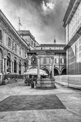 Canvas Print - The scenic Piazza Mercanti (Merchants' Square) in Milan, Italy