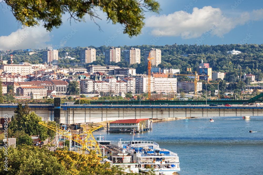 Obraz na płótnie Belgrade cityscape from the Sava river in Serbia in a beautiful summer day w salonie