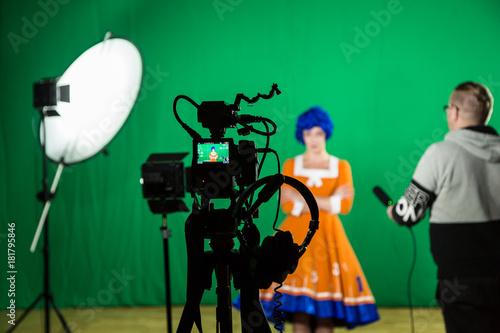 Fotomural The actress in the Studio on a green background