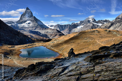 Mt Matterhorn reflected in Riffelsee Lake Zermatt Canton of Valais Fototapete