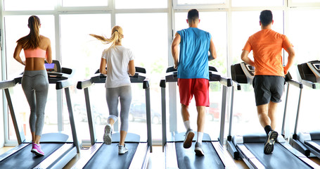 Picture of people running on treadmill in gym