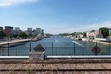 Wall Mural - ancienne voie ferrées de la petite ceinture de Paris