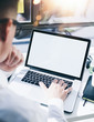 © Rymden - Businessman with laptop