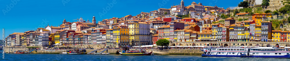 Panorama of Ribeira historic center with colorful houses of Porto, Portugal - obrazy, fototapety, plakaty 