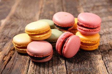 Wall Mural - colorful macaroon on wood background