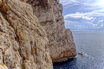 Wall Mural - Jacht  Felsen Capo Caccia Meeresschutzgebiet