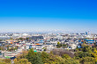 © oben901 - 青空が広がる住宅街