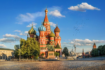 Wall Mural - Солнечный вечер на Красной Площади St. Basil's Cathedral on Red Square  in the light of the sun