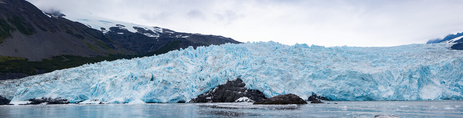 Glacier into water 1