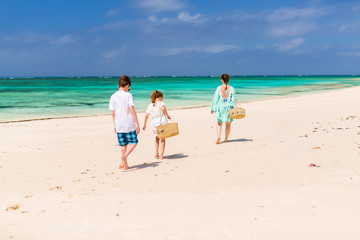 Poster - Mother and kids at tropical beach