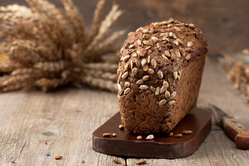 Canvas Print - bread with seeds