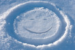 canvas print picture - Lächeln im Schnee gezeichnet. Emotion malen und glücklich sein