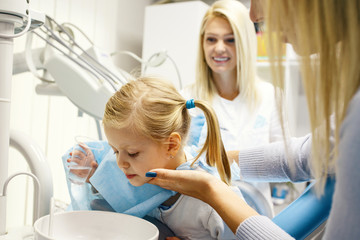 Wall Mural - Family in dental office