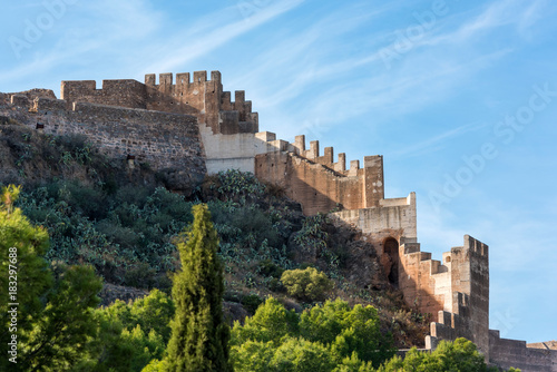Zdjęcie XXL Widok na starożytny rzymski zamek Sagunto. Walencja, Hiszpania.