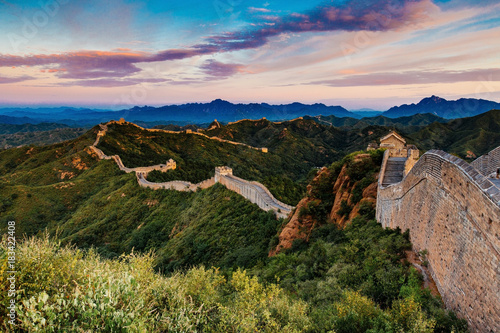 Plakat Pekin, Chiny - 12 sierpnia 2014: Wschód słońca w Jinshanling Great Wall of China