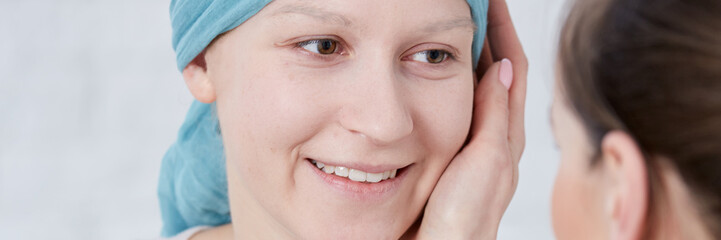 Poster - Smiling girl sick of cancer