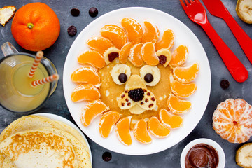 Canvas Print - Christmas breakfast idea lion pancakes