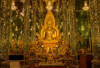 Wall Mural - Wat Tha-sung, Beautyful buddhism temple in Uthaithani province , Thailand.