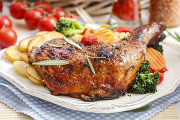 Canvas Print - Roasted chicken with vegetables.