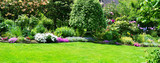 Fototapeta Kwiaty - Gartenanlage Panorama Frühling