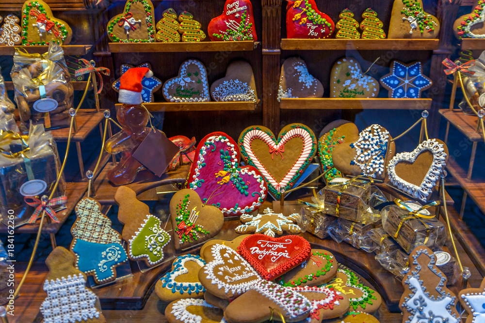 Obraz na płótnie Traditional, culourful, gingerbreads handmade in Torun , Poland w salonie