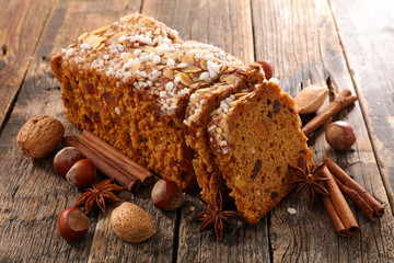 Canvas Print - gingerbread cake with spices