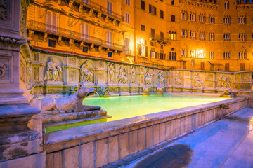 Wall Mural - Fonte gaia, Piazza del Campo, in Siena