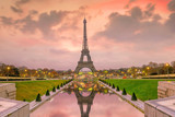 Fototapeta Paryż - Eiffel Tower at sunrise from Trocadero Fountains in Paris