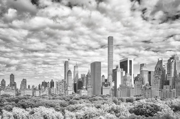  Czarno-biały obraz panoramę Nowego Jorku nad Central Park, USA.