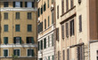 Roma, Italia. Palazzi della periferia della città in sezione aurea. Geometrie