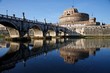 Roma, Italia. Castel Sant'Angelo con riflesso sul Tevere.
