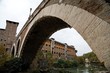 Roma, Italia. Fiume Tevere. Ponte Fabricio con Ospedale Fate Bene Fratelli sullo sfondo