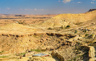 Canvas Print - Arid landscape near Chenini in South Tunisia