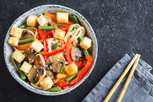 Stir Fry With Udon Noodles, Tofu And Vegetables