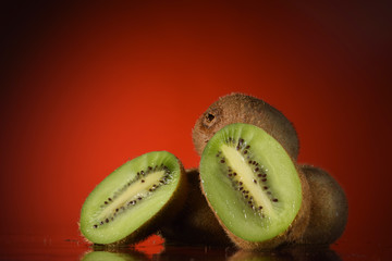 Kiwi fruit, water splashes