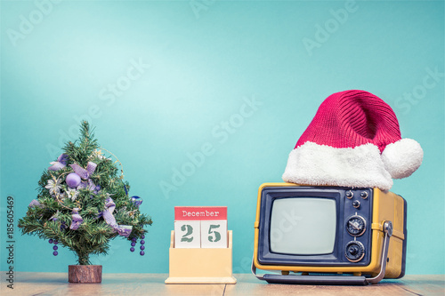Retro Tv In Santa S Hat Tree And Wooden Desk Calendar Retro Tv In Santa S Hat Tree And Wooden Desk Calendar With The 25 Of