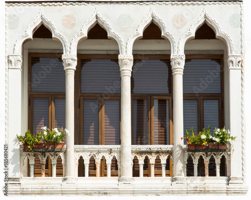 Dekoracja na wymiar  gotyckie-okna