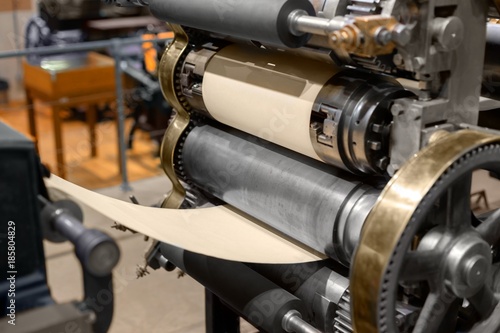 Fotografía Old Press printing machine closeup