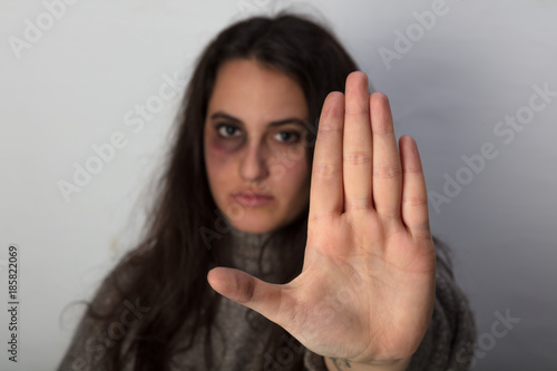 Fotografía Abused woman calling a halt to domestic violence