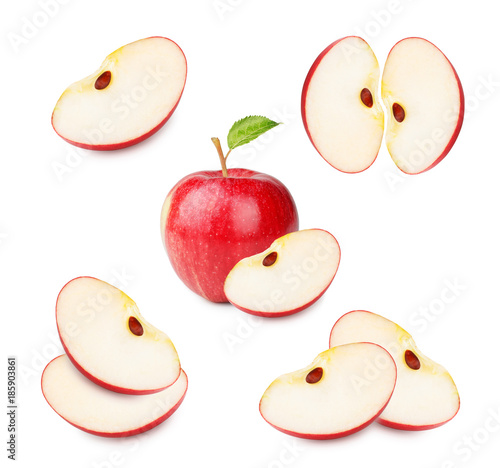 Fotomural Slices of fresh red apple isolated on white background as package design element